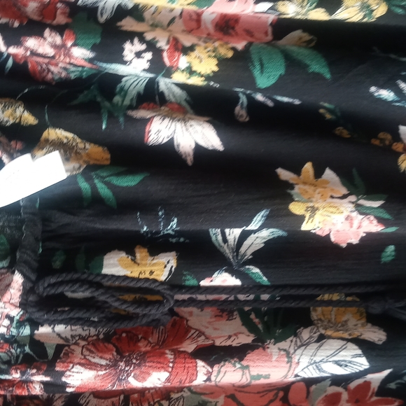 Xhilaration off-the-shoulder Top w/ skirt - Picture 6 of 11